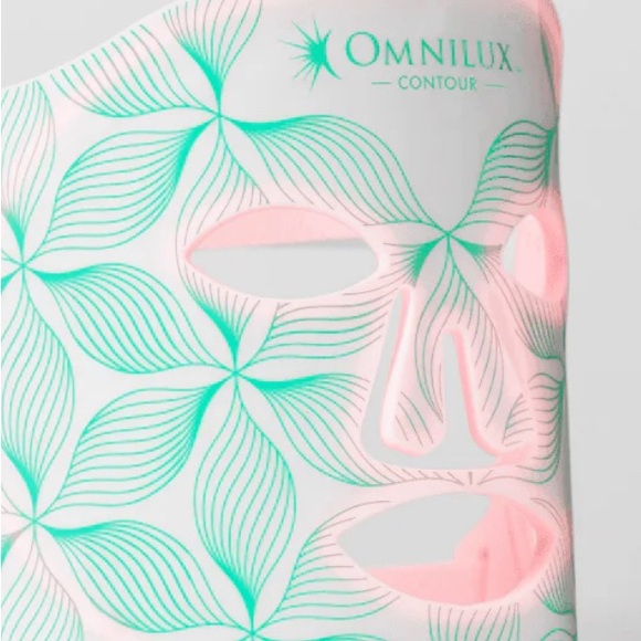Like new in box! Omnilux Contour Red Light Therapy Mask - Picture 4 of 4